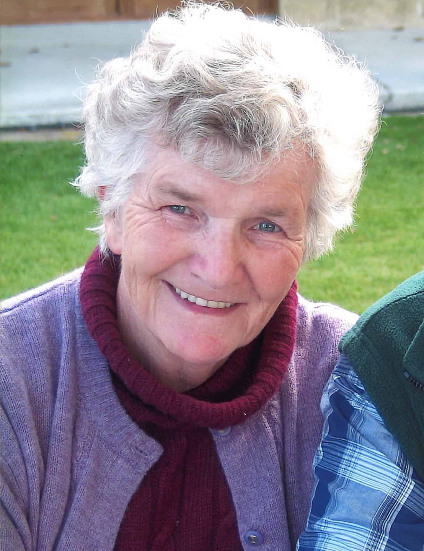 Anona Robinson (née Earl)