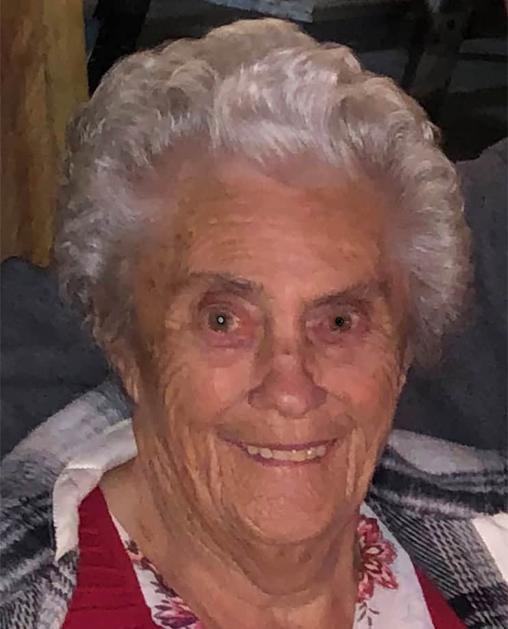 Joan Essie Hanna (née Austin)