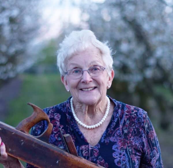 Aileen  Rona Rowe